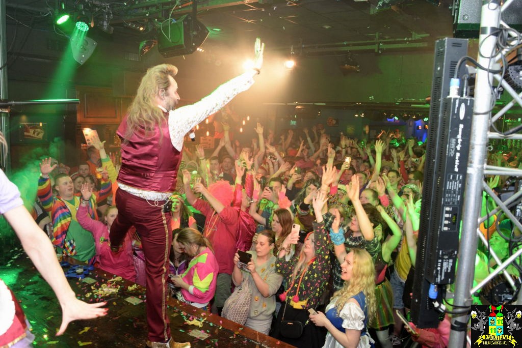 ../Images/Carnavals maandagavond in VdG 128.jpg